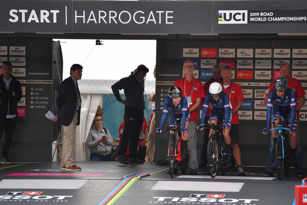 Aude Biannic and the French women start their effort