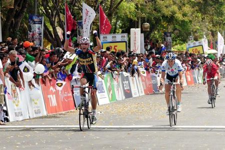 Jay Thomson (South Africa) beats Thomas Erler (Tabriz Petrochemicals) in Chukai