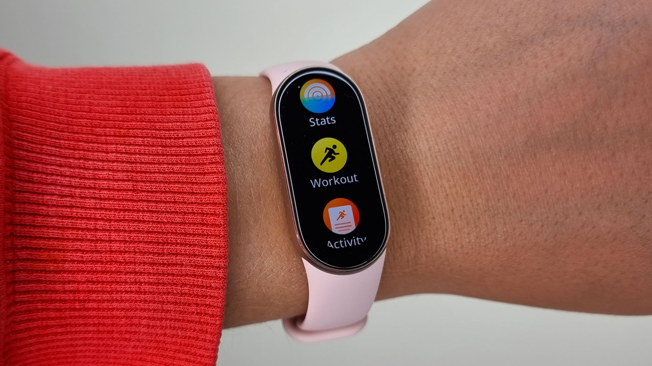 Xiaomi Smart Band 9 being worn by the reviewer