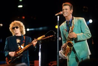 Hunter and Bowie perform All The Young Dudes at the Freddie Mercury Tribute Concert