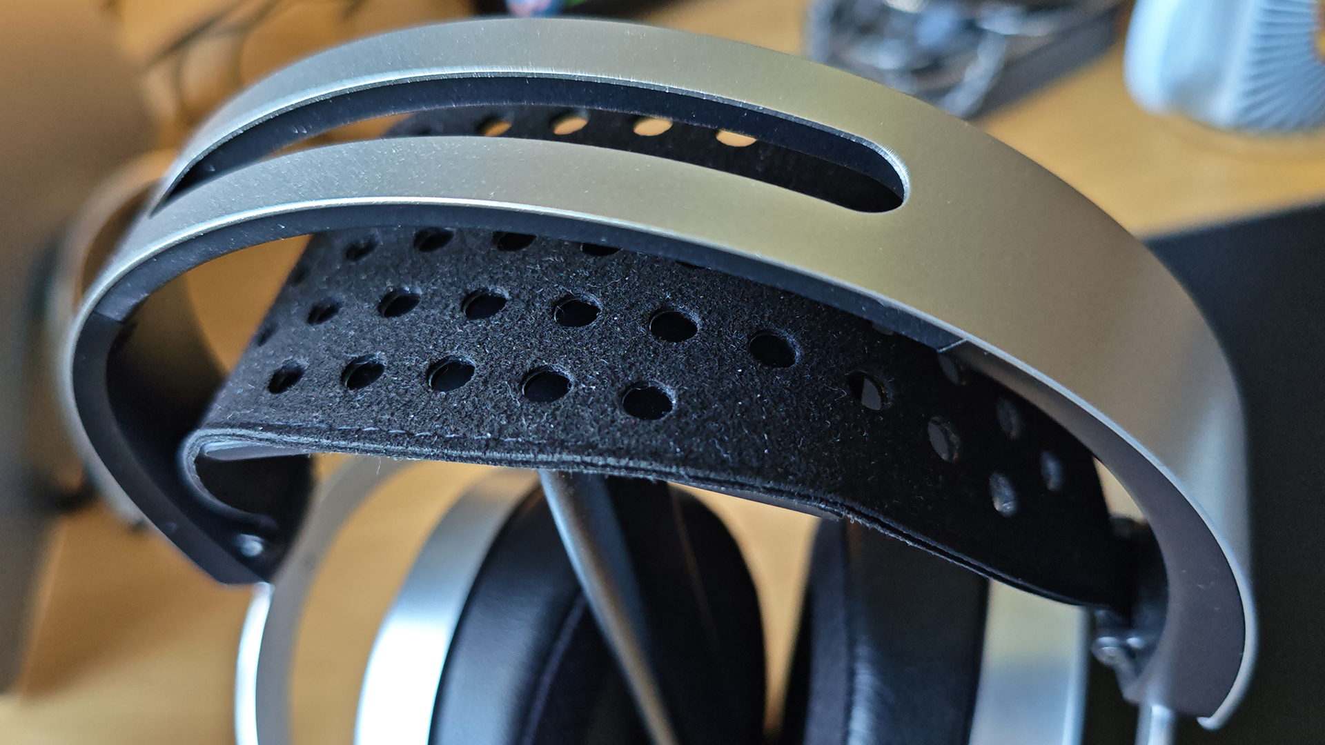 Pictures of HiFiMan Edition XV headphones.