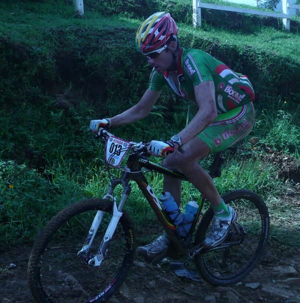 Luis Leao Pinto rode to fourth.