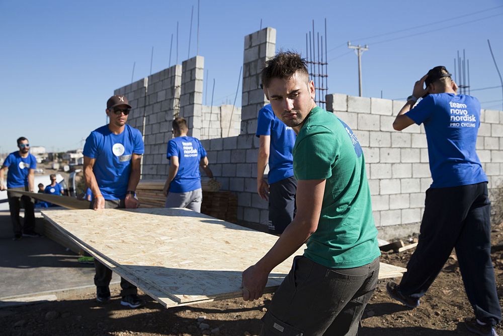 Novo Nordisk bond over building homes for poor families in Rosarito, Mexico.