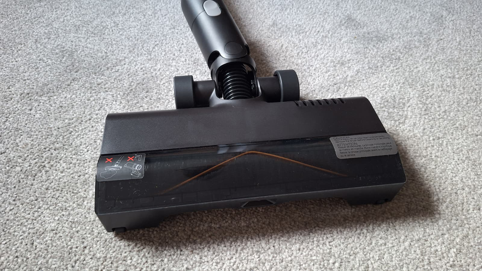 Close-up of main floorhead for Roborock H60 Hub Ultra vacuum