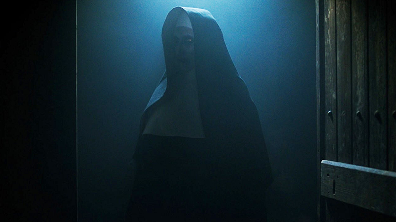 Bonnie Aarons in „Die Nonne“.