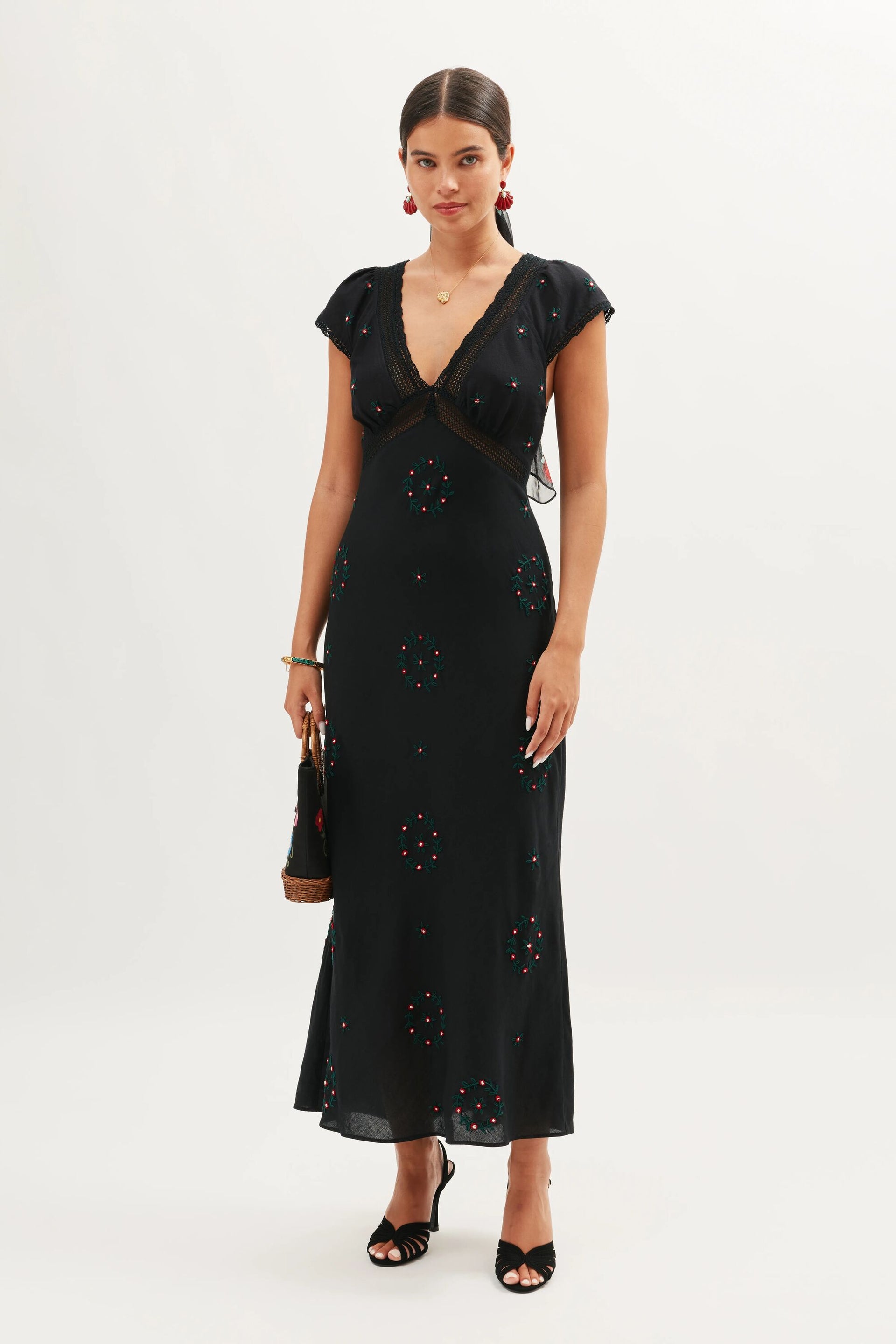 Iggy Linen Embroidery Dress in Rose Trail Embroidery Black