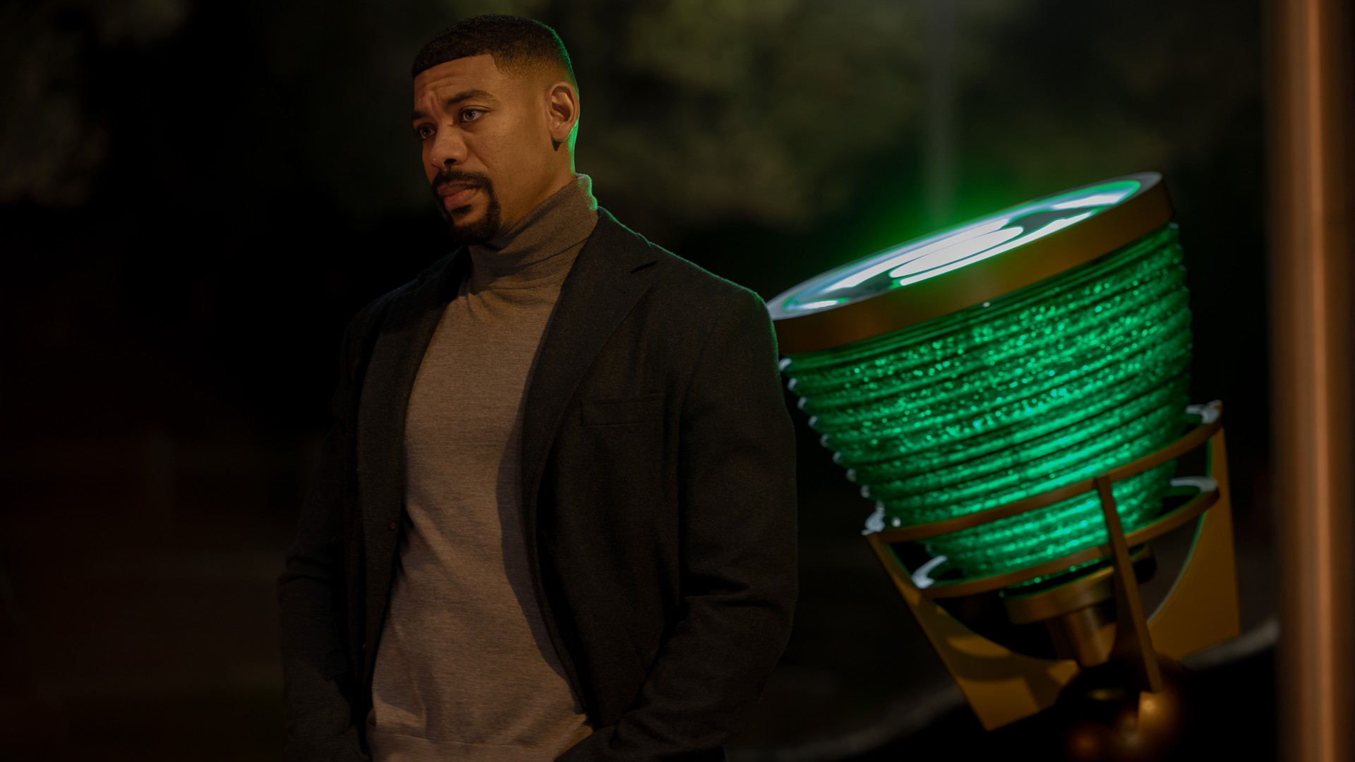 Aaron Pierre in "Lanterns"