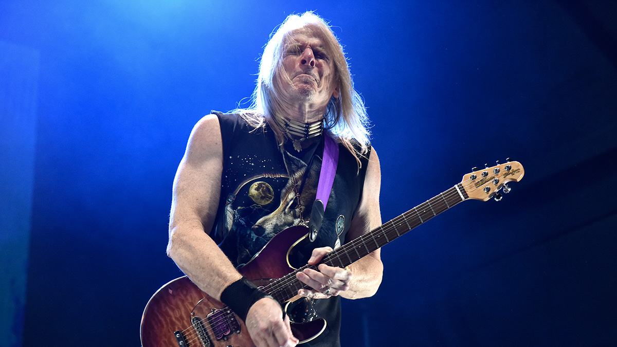 Legendary producer Ken Scott says Steve Morse is the best guitarist he has ever worked with
