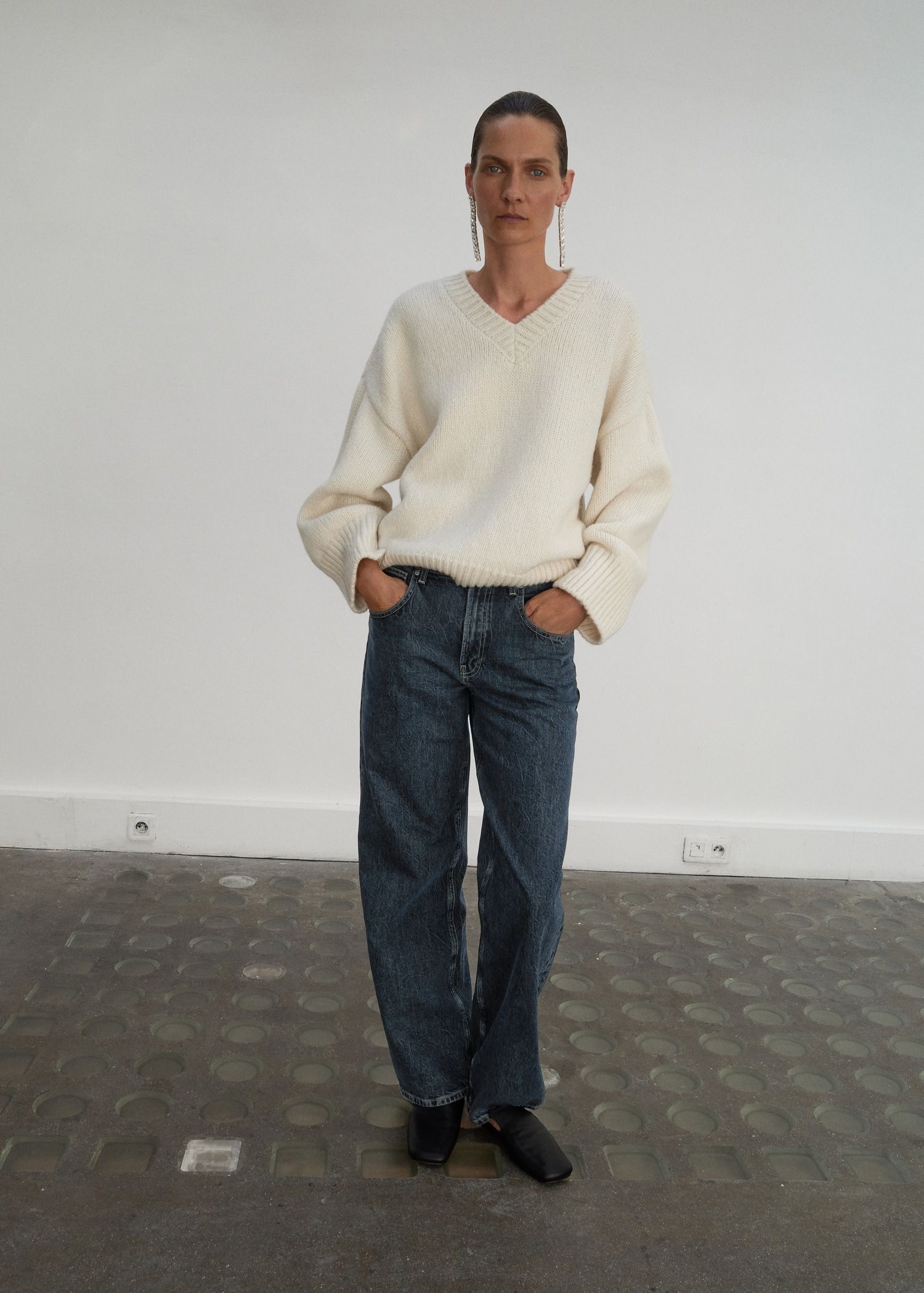 Mid-Rise Straight Jeans - Women | Mango United Kingdom