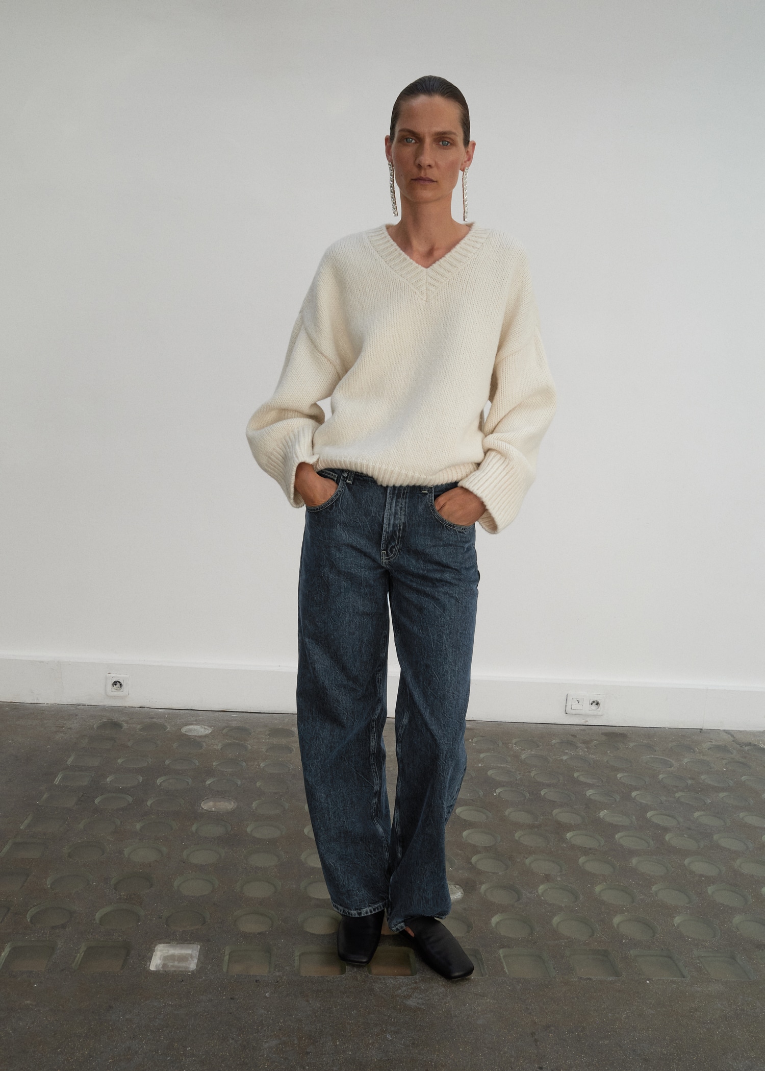 Mid-Rise Straight Jeans - Women | Mango United Kingdom