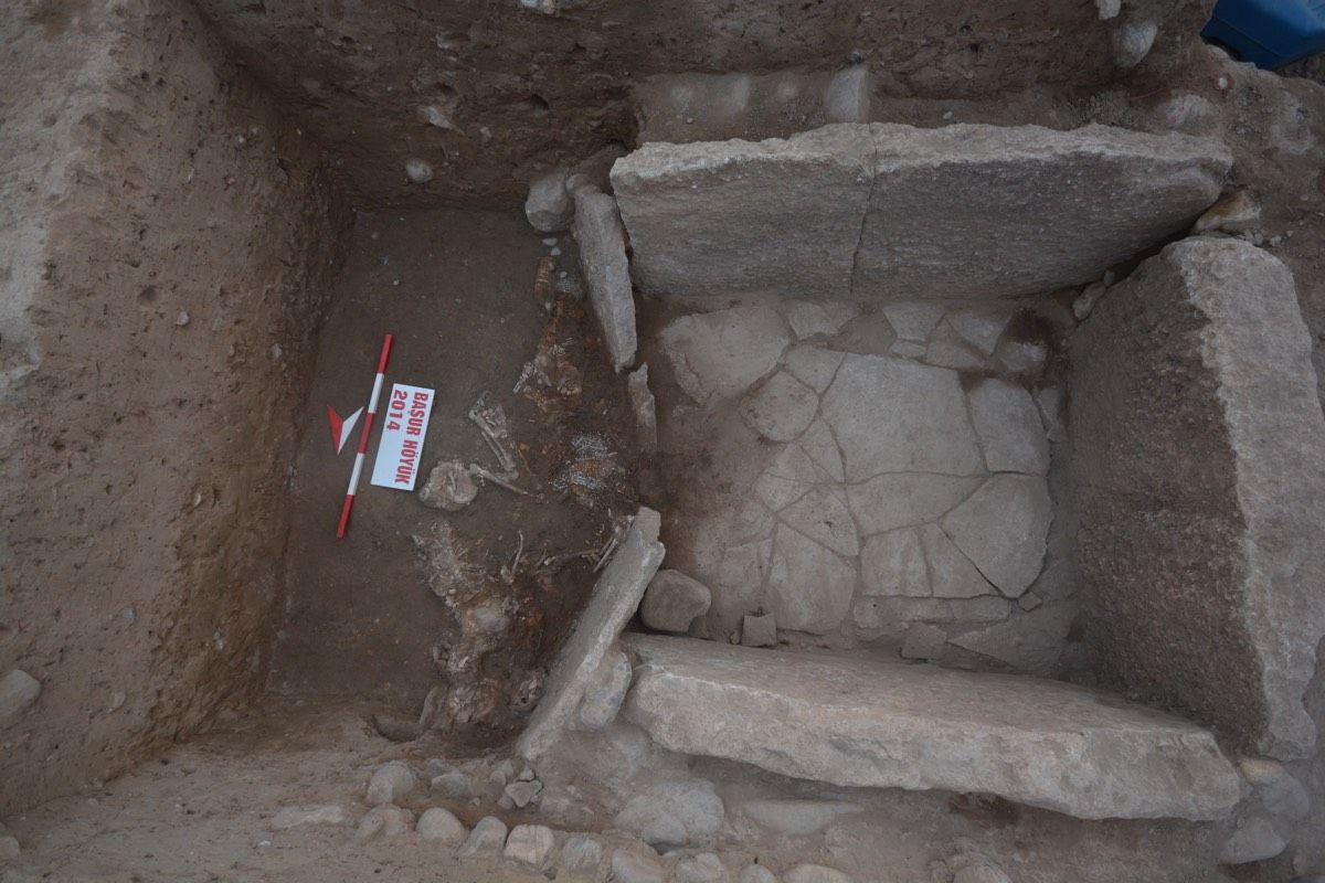 Eight human sacrifices were found at the entrance to this tomb, which held the remains of two 12-year-olds from ancient Mesopotamia.