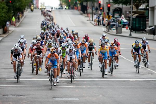 The peloton gets in to the swing of things on the final stage.