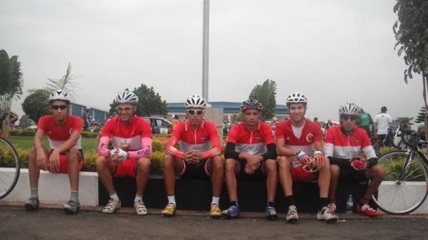 The Egpytian team awaits the start of stage four.