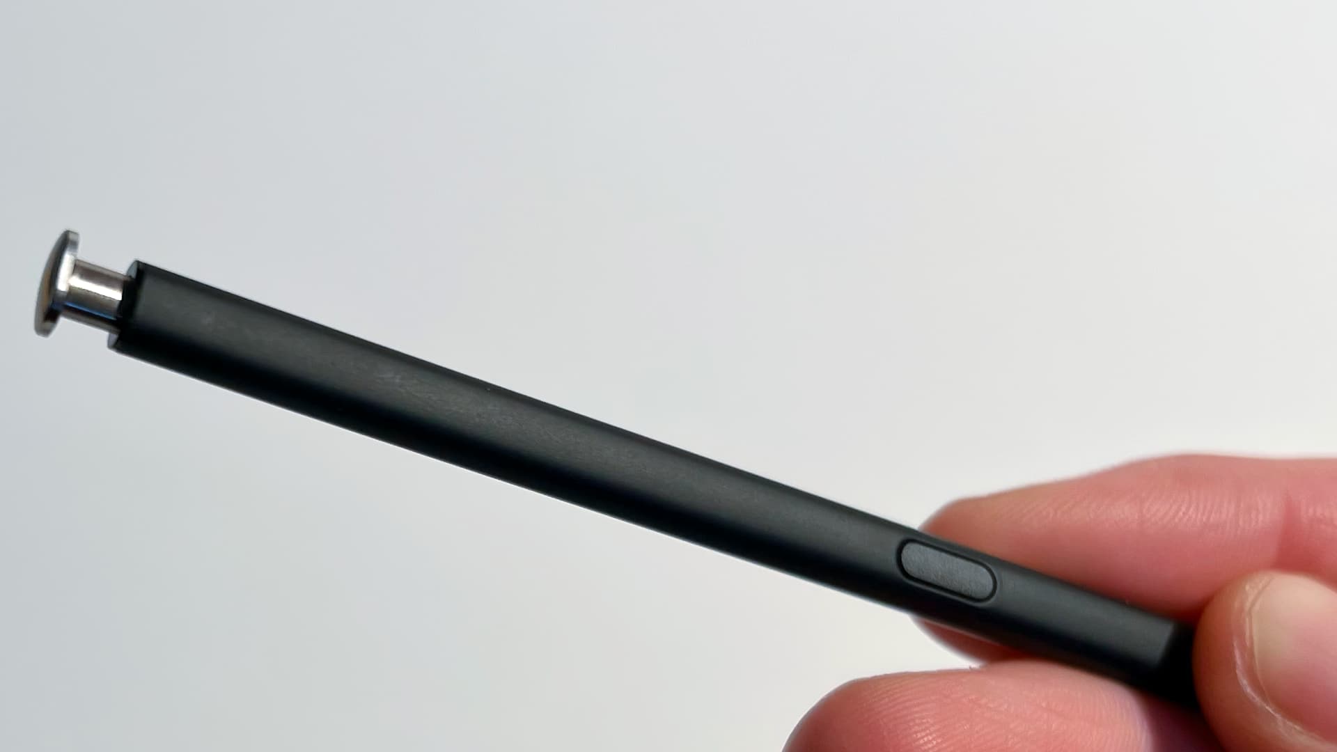 Samsung Galaxy S23 Ultra i vitt