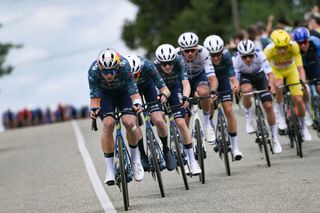 Visma drive the Tour de France leader's echelon attack