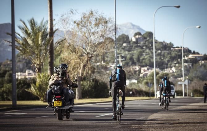 Chris Froome (Team Sky) rolls out for training