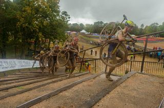 The UCI Cyclo-cross World Cup in Fayetteville was won by Quinten Hermans (top of The 39 Climb) ahead of Eli Iserbyt 