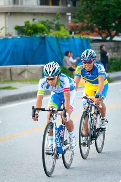 Murakami Jumpei (Shimano racing) and Kaji Kunihiko escaped.