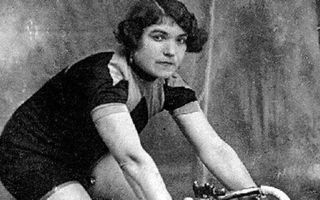 Alfonsina Strada rode the 1924 Giro d'Italia