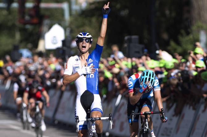 Kiel Reijnen (UnitedHealthcare) wins ahead of Alex Howes (Garmin-Sharp)