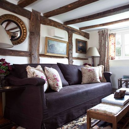 Take a tour around a 17th-century cottage | Ideal Home