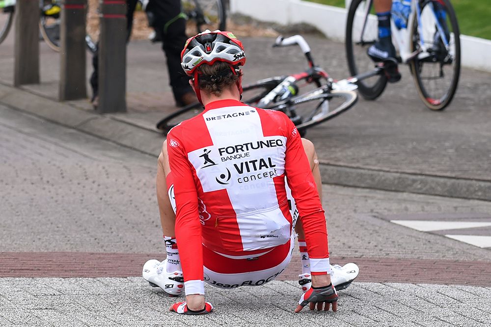 Chris Anker Sorensen (Fortuneo Vital Concept) crashed