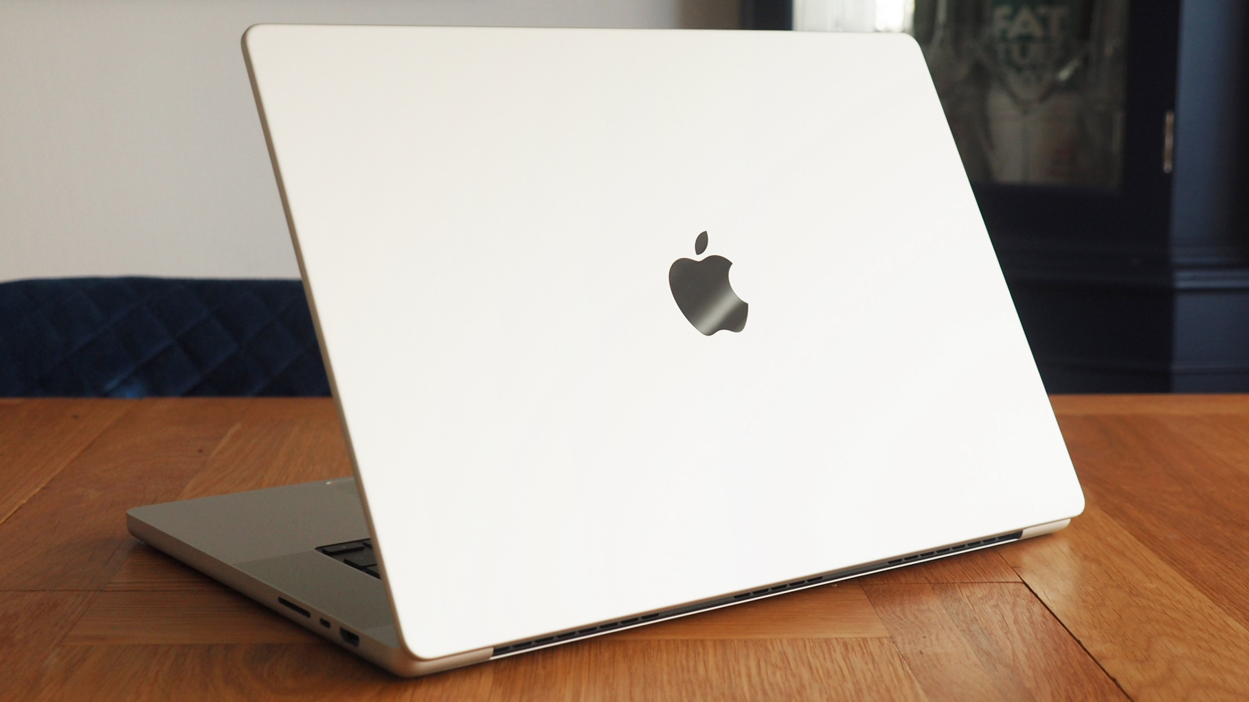 Apple MacBook Pro 16-inch (M2 Pro, 2023) Review: A Mind-blowing Beast ...