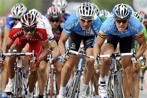 Gerald Ciolek (Columbia) led home the peloton
