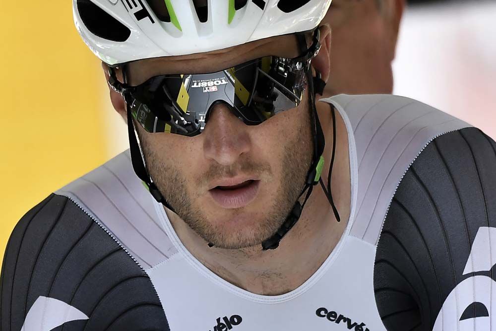 Steve Cummings (Dimension Data) on the start ramp