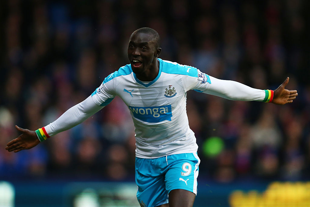 Papiss Demba Cisse of Newcastle United celebrates scoring his team's first goal during the Barclays Premier League match between Crystal Palace and Newcastle United at Selhurst Park on November 28, 2015 in London, England.