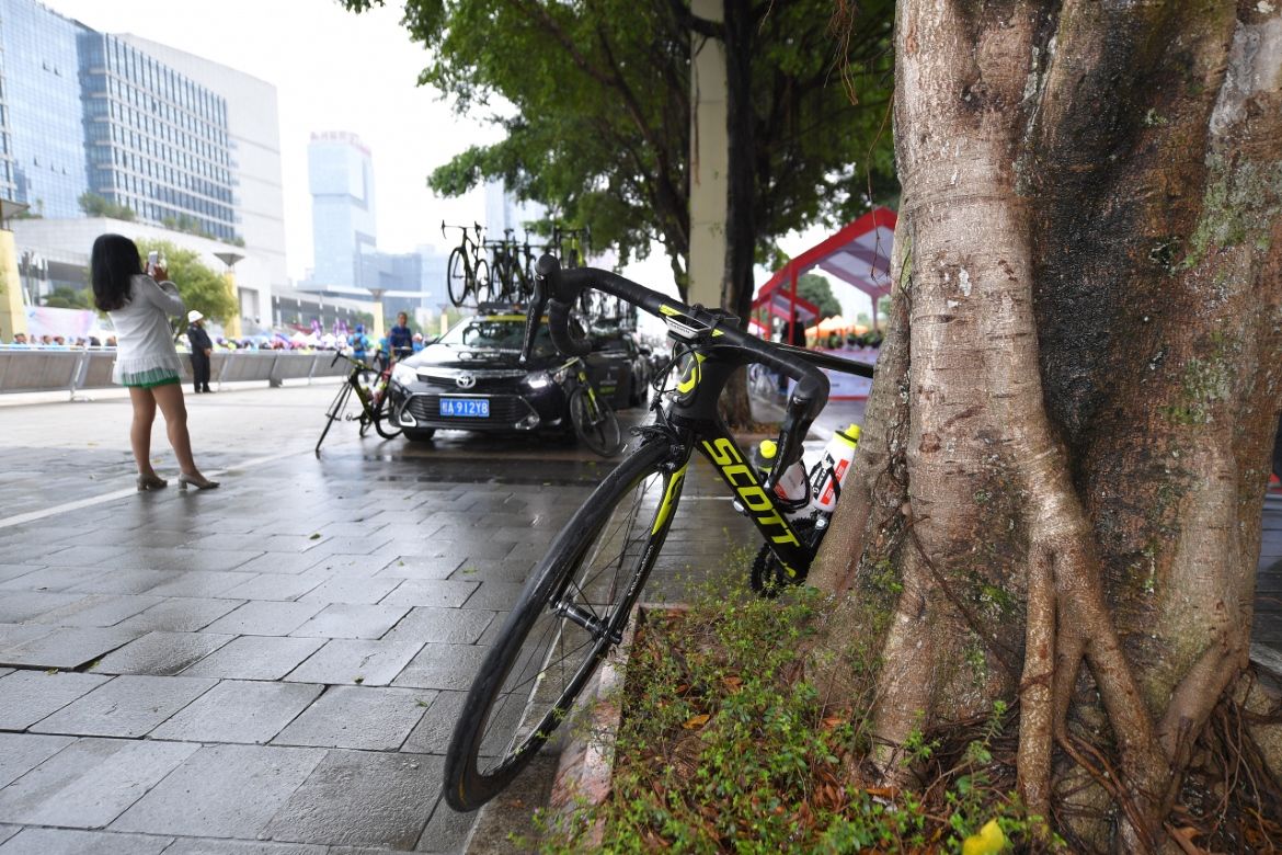 Mitchelton-Scott ready their equipment for the stage