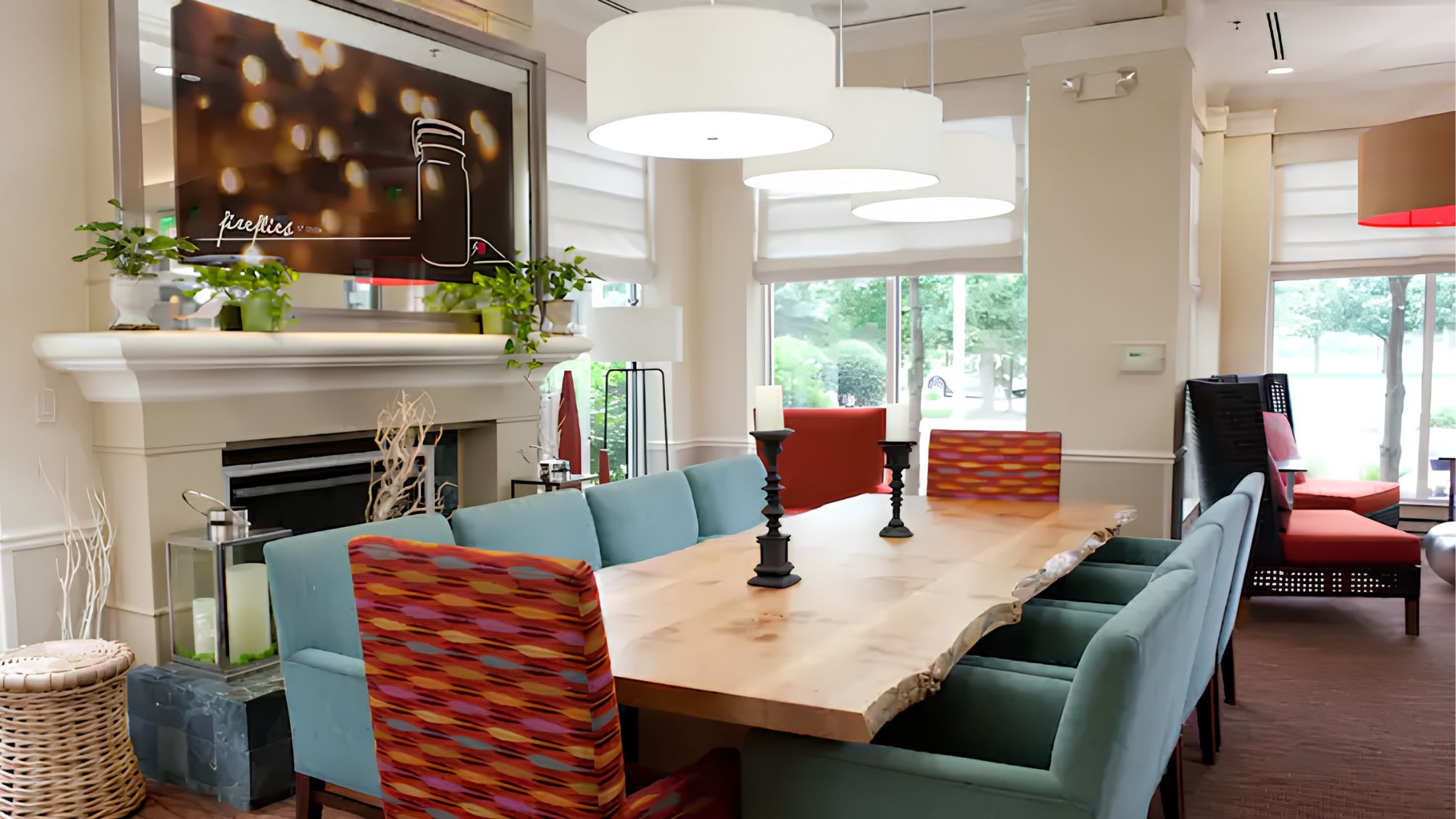 Hilton Garden Inn Secaucus dining area