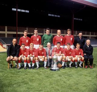 Under manager Bill Shankly, Hunt won two league titles, in 1964 and 1966