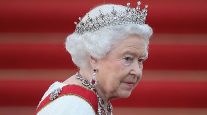 Queen Elizabeth II arrives for the state banquet in her honour at Schloss Bellevue palace on the second of the royal couple&#039;s four-day visit to Germany on June 24, 2015 in Berlin, Germany. 