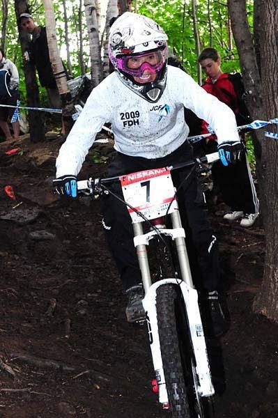 Mio Suemasa takes on the roots and mud.