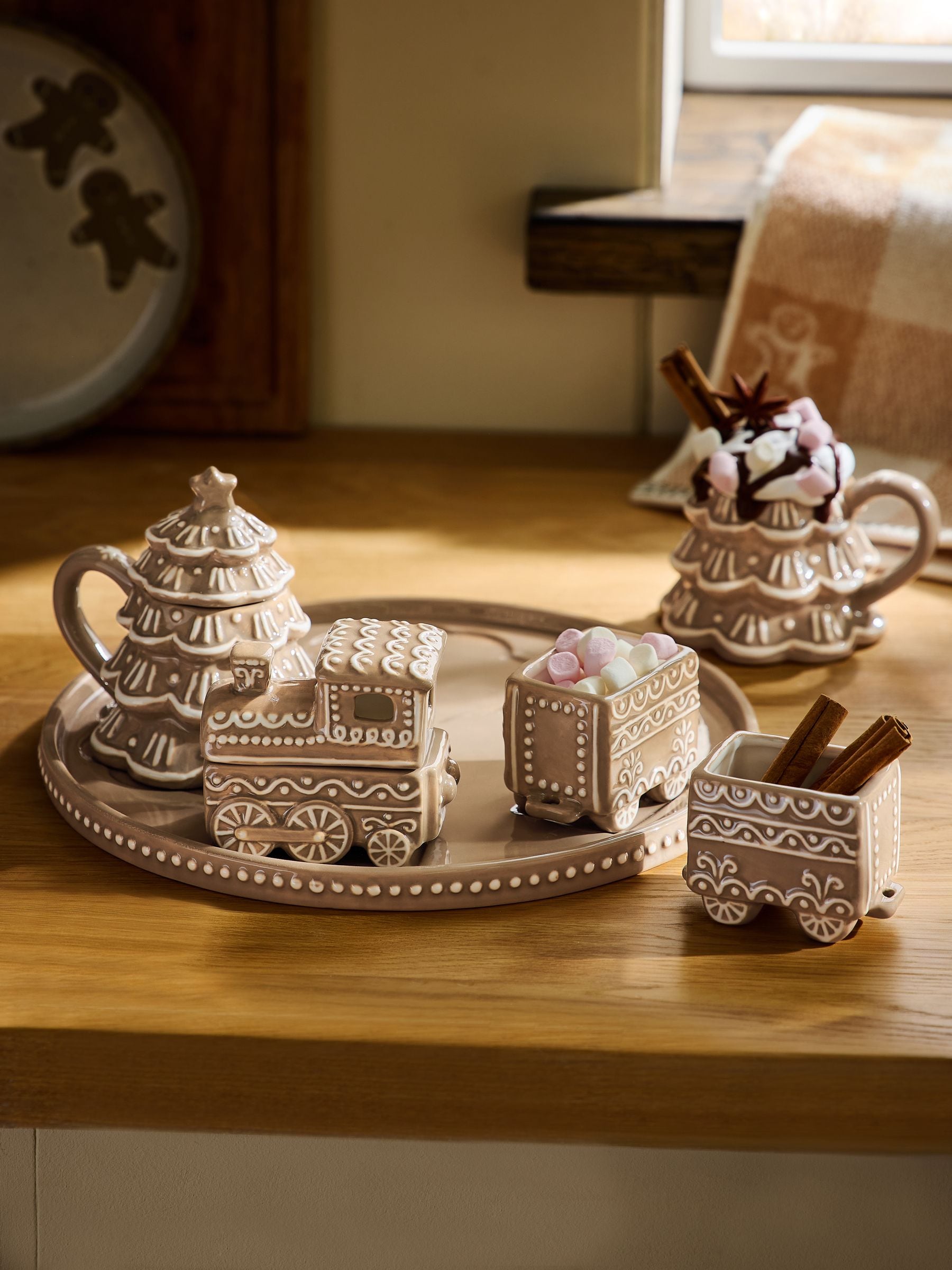 Brown Gingerbread Hot Chocolate Station With Mugs - Size One