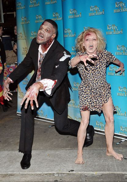 Michael Strahan and Kelly Ripa as Zombies