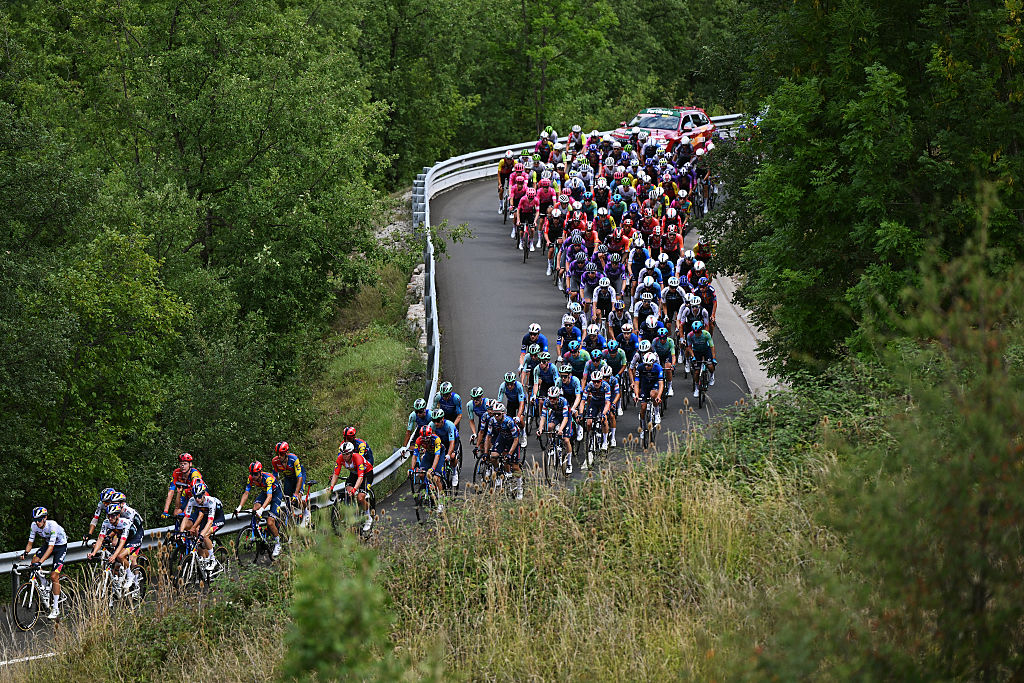 CERLER. HUESCA LA MAGIA, SPAIN - AUGUST 29: A general view of the peloton passing through a landscape during the La Vuelta - 80th Tour of Spain 2025, Stage 7 a 188km stage from Andorra la Vella to Cerler. Huesca La Magia 1910m / #UCIWT / on August 29, 2025 in Cerler. Huesca La Magia, Spain. (Photo by Dario Belingheri/Getty Images)