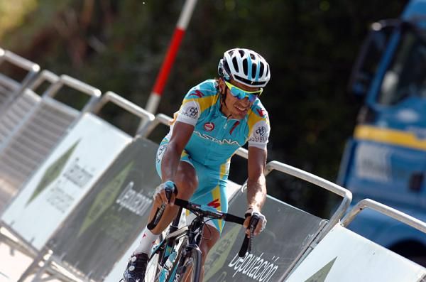 Paolo Tiralongo (Astana), a former teammate of Alberto Contador, provided the Spaniard with invaluabale assistance before cracking and finishing 9th on the day.