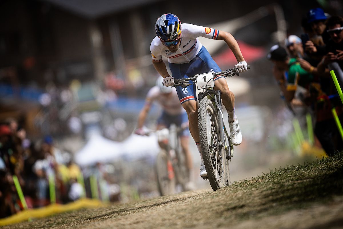 Picture by Michal CervenySWpixcom 01002024 Cycling 2024 UCI Mountain Bike World Championships Pal Arinsal Arinsal Andorra XCO Men Elite Tom Pidcock Great Britain