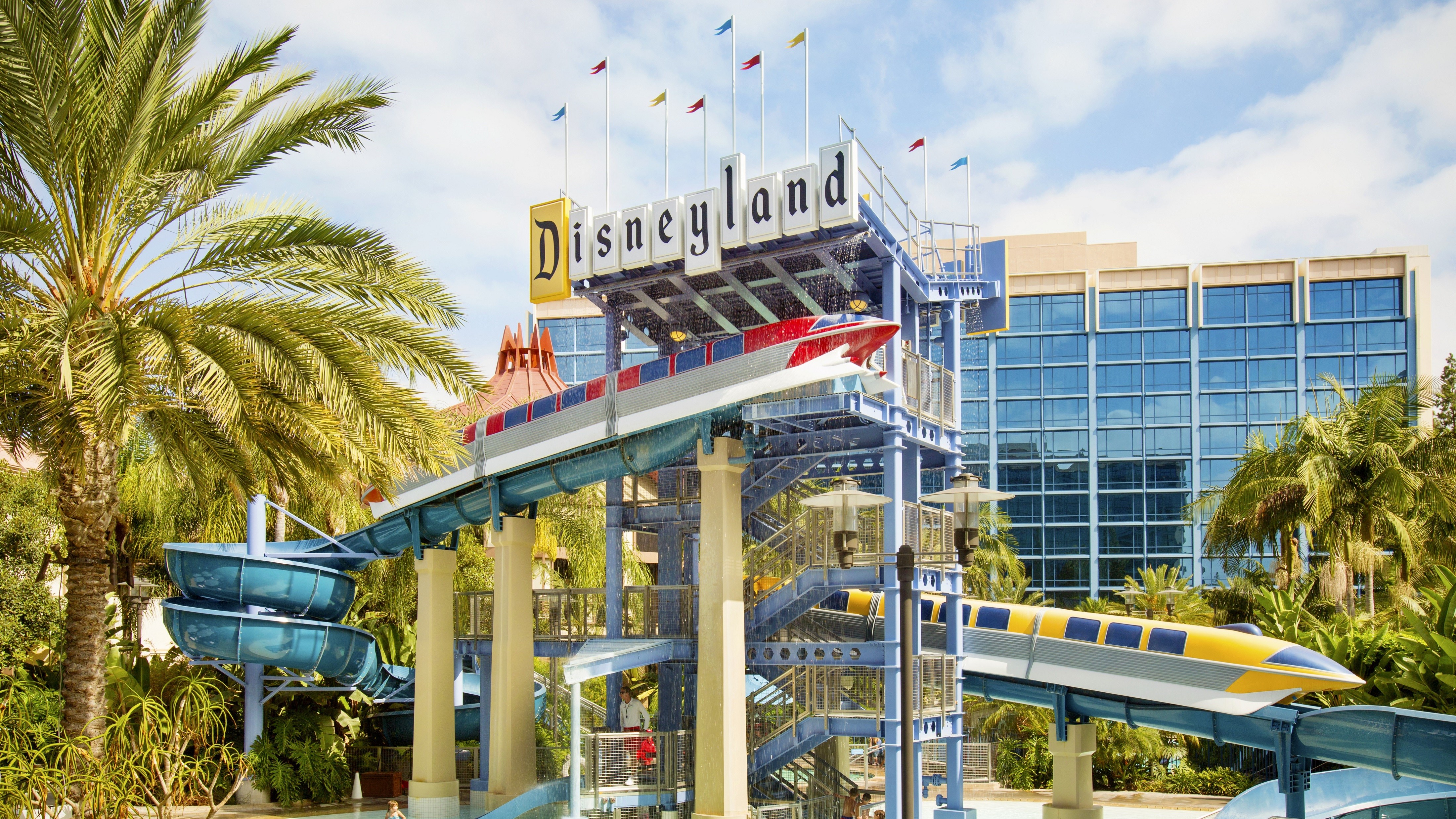 Disneyland Hotel pool