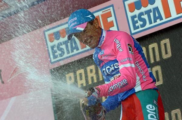 Marzio Bruseghin (Lampre-Fondital) loves the bubbly.