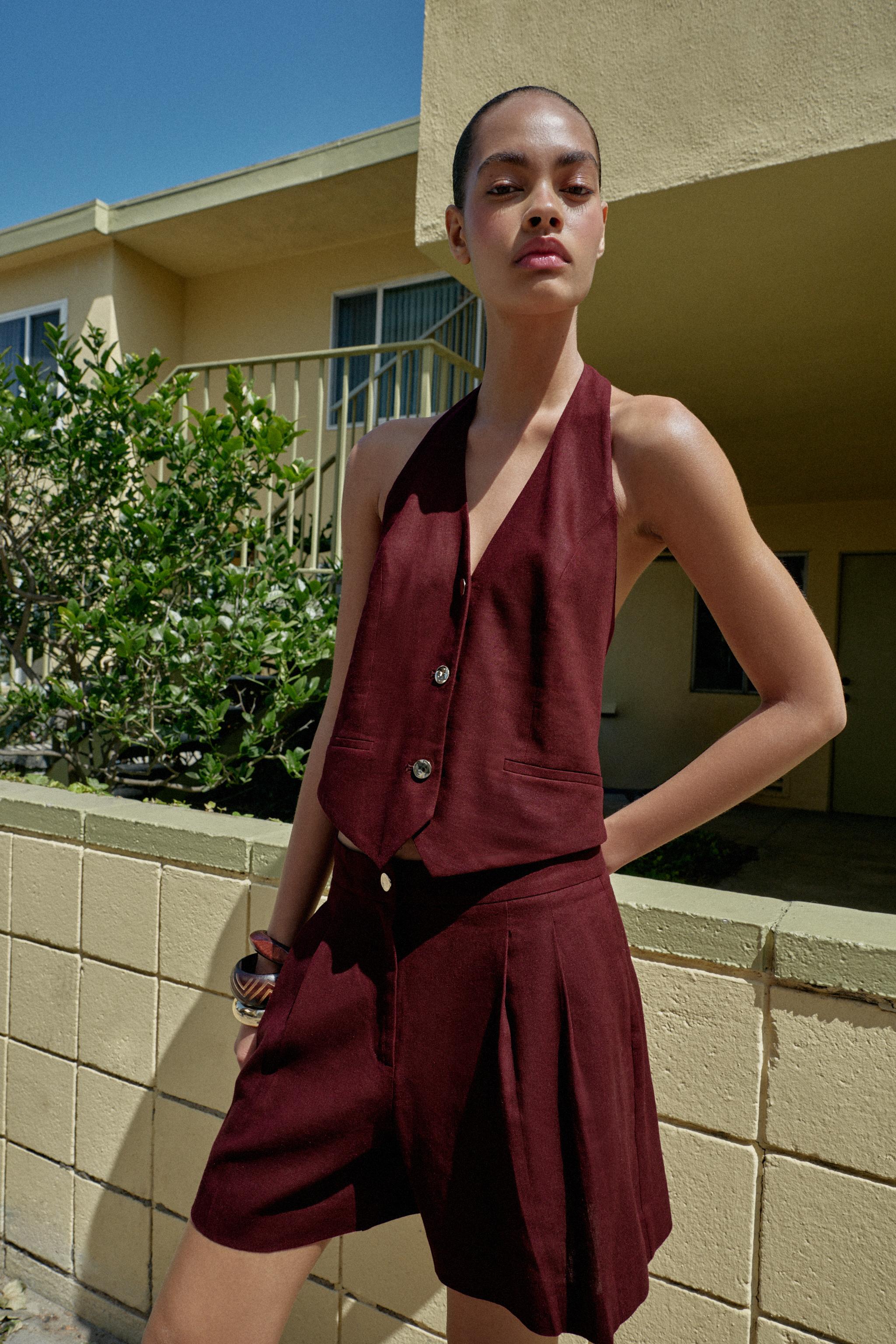 Linen Blend Bermuda Shorts With Darts