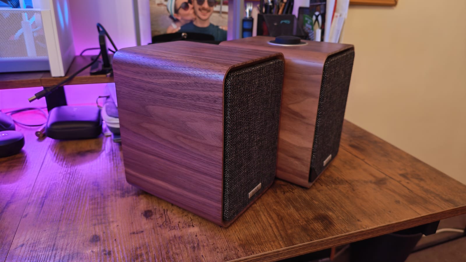The walnut accent on the side of the Ruark MR1 MK3 Speakers