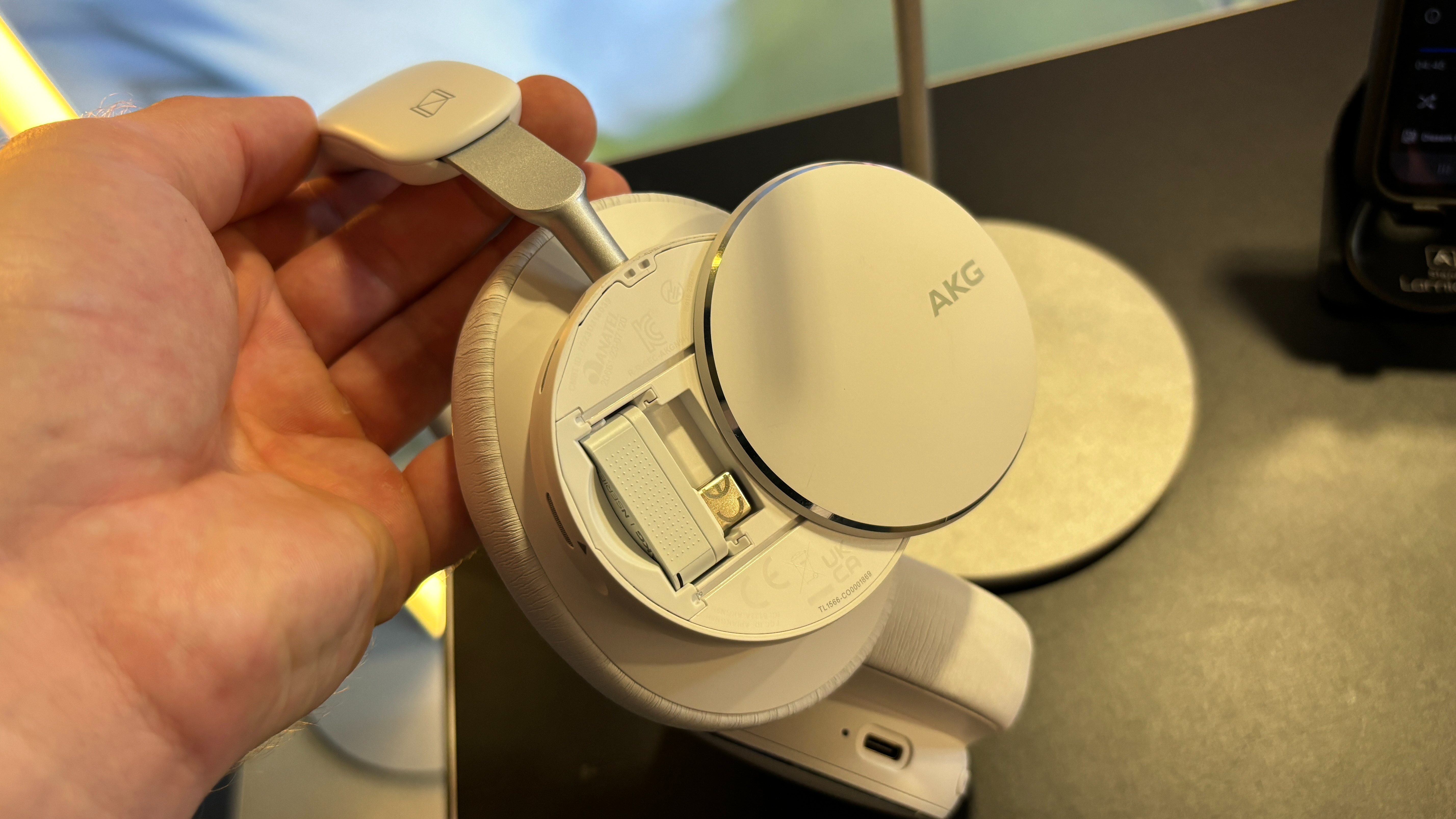 Hands on: AKG N9 Hybrid wireless headphones