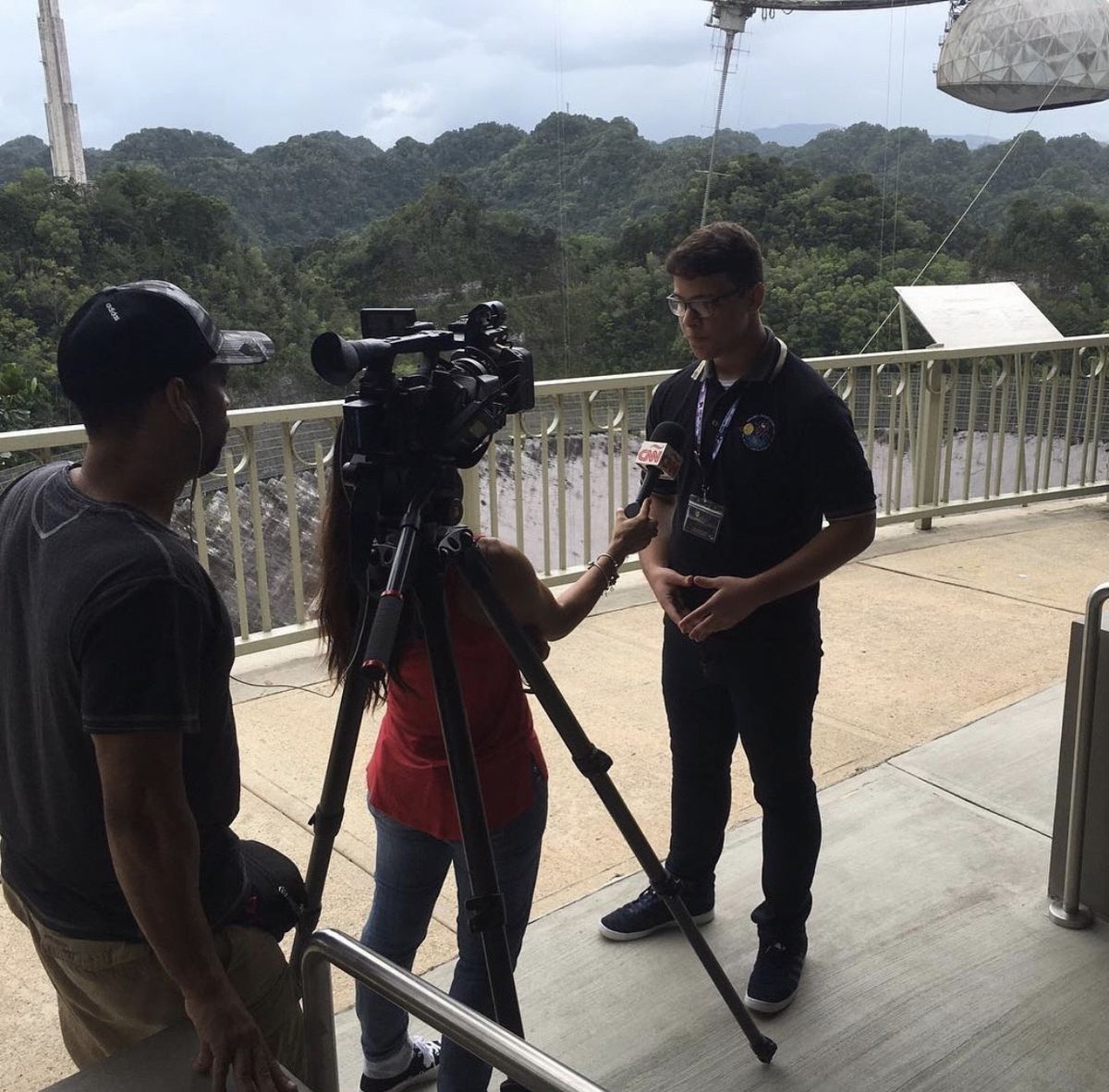 An image of Wilbert Ruperto-Hernández at the Arecibo Observatory.