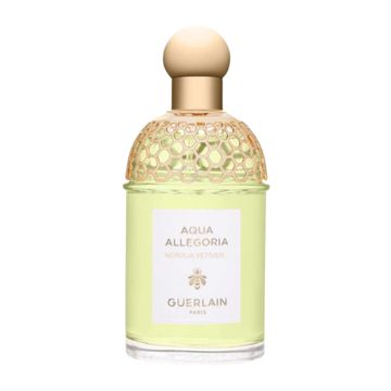 The Chic 2025 Perfume Trends Experts Say We Ll Be Spritzing Woman Home MYJkUsoeMexZb9iBhiCUZm 360 80