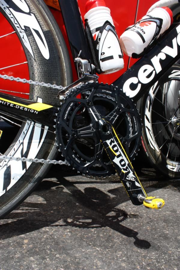 Team bikes even got matching Rotor cranks this season.