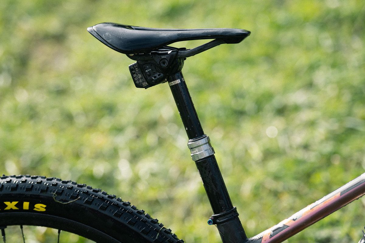 XC racing has become a lot more technically demanding. Kate uses a 100mm AXS wireless dropper on the descents