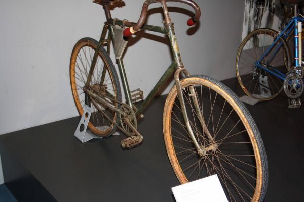 A Minvera bike from an early edition of De Ronde.